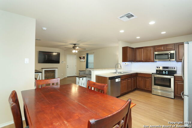 13131 Heathers Mist, Saint Hedwig, Texas image 12