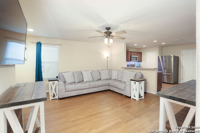 13131 Heathers Mist, Saint Hedwig, Texas image 7