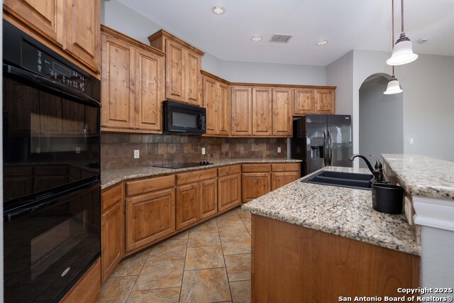 16202 Ethans Crossing, Lytle, Texas image 9