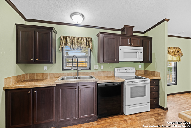 1305 5th, Floresville, Texas image 12