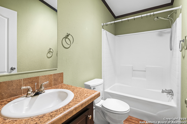 1305 5th, Floresville, Texas image 18