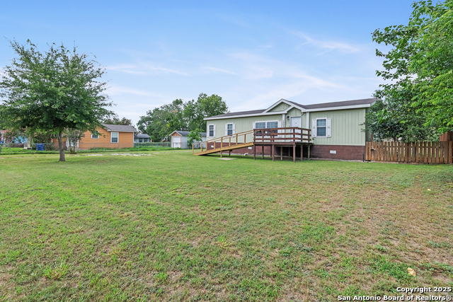 1305 5th, Floresville, Texas image 2