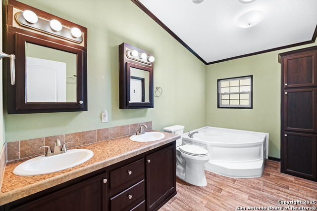 1305 5th, Floresville, Texas image 32