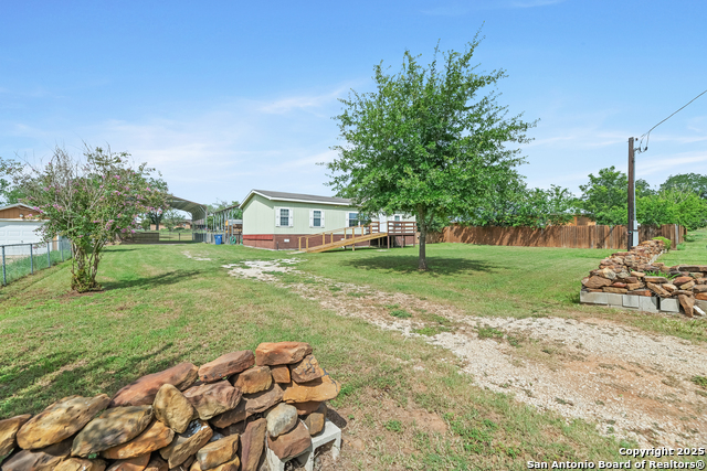 1305 5th, Floresville, Texas image 4