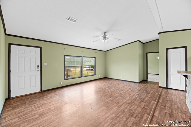 1305 5th, Floresville, Texas image 7