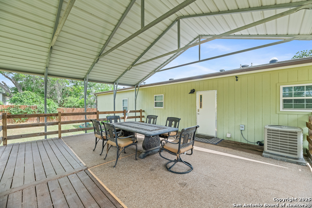 1305 5th, Floresville, Texas image 8