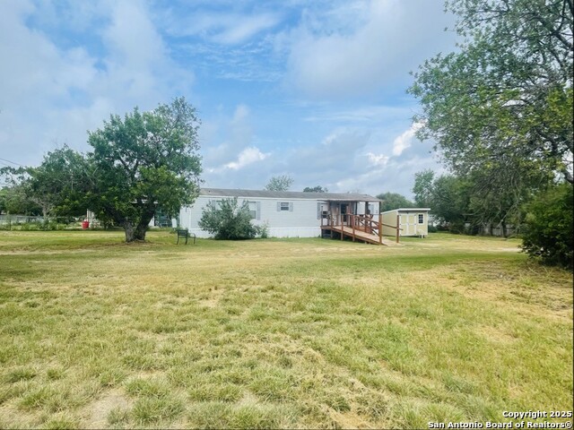 102 4th, Natalia, Texas image 1