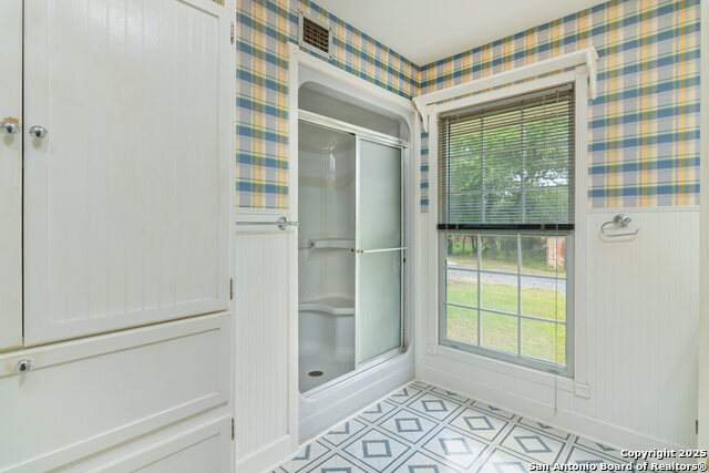 2981 Vivroux Ranch Road, Seguin, Texas image 22