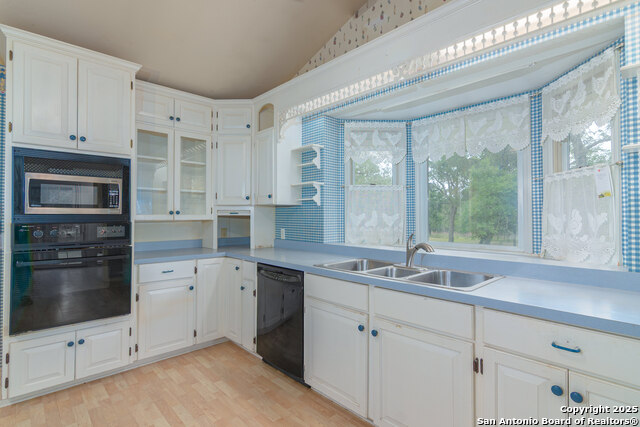 2981 Vivroux Ranch Road, Seguin, Texas image 33