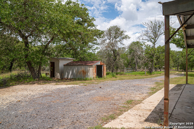 2981 Vivroux Ranch Road, Seguin, Texas image 7
