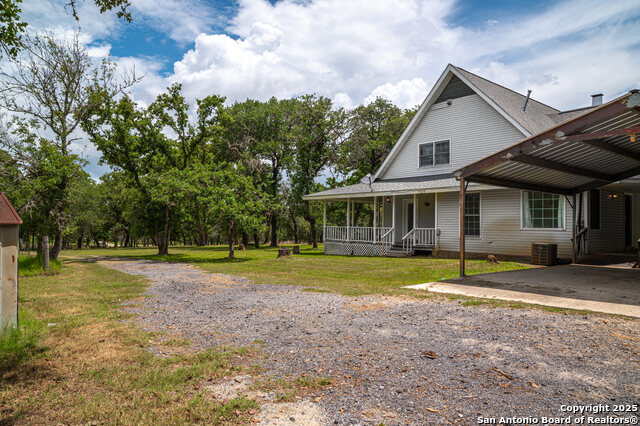 2981 Vivroux Ranch Road, Seguin, Texas image 8
