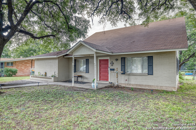 758 N High, Uvalde, Texas image 2