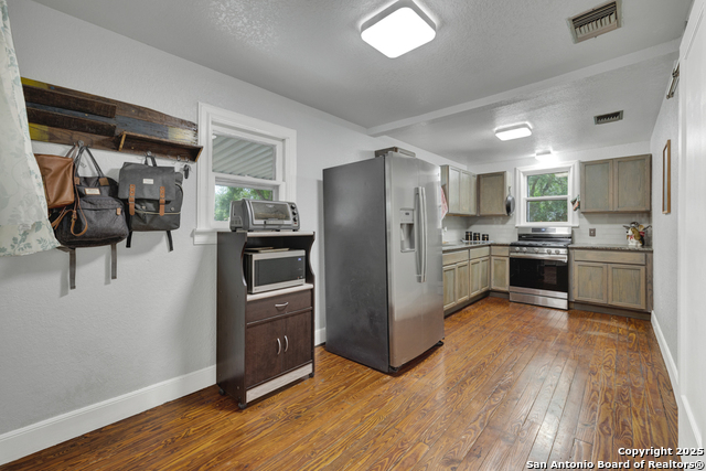 238 Short Avenue, Seguin, Texas image 12