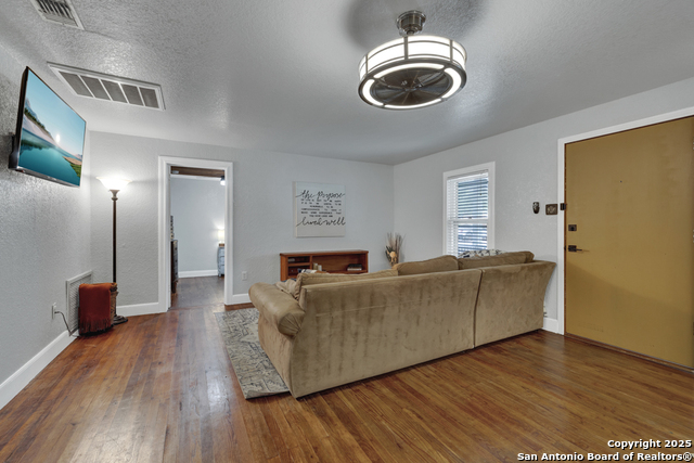 238 Short Avenue, Seguin, Texas image 6