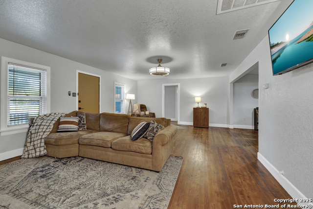 238 Short Avenue, Seguin, Texas image 9