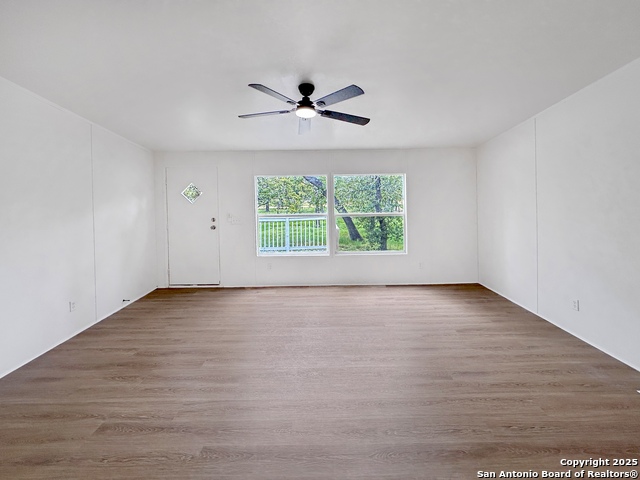 115 Dinks, Seguin, Texas image 3