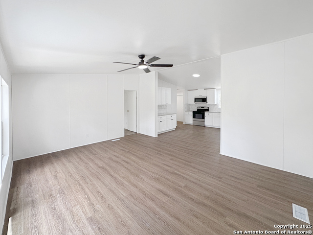 115 Dinks, Seguin, Texas image 4