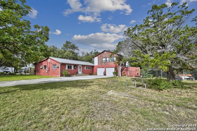 1255 Canyon Edge, Canyon Lake, Texas image 2