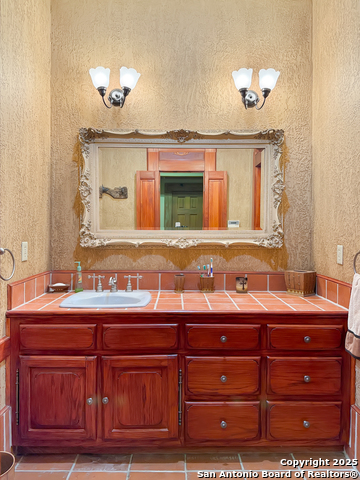 1305 Camino Real, Junction, Texas image 10