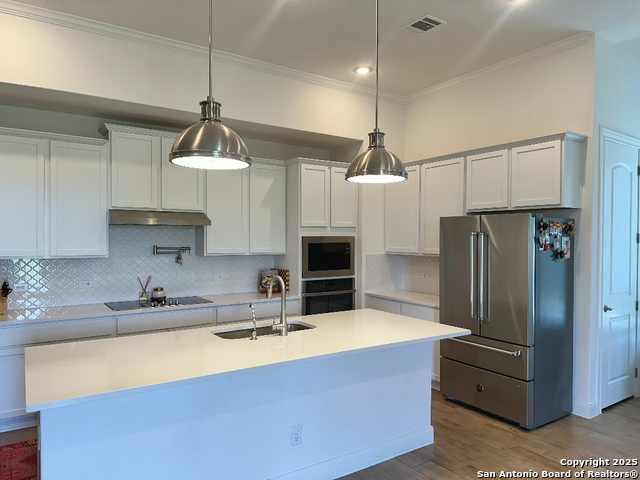 120 Willow Oak Trl, Floresville, Texas image 11