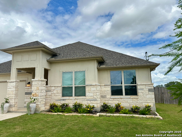 120 Willow Oak Trl, Floresville, Texas image 2