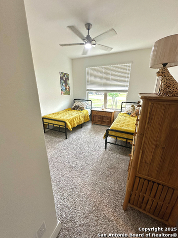 120 Willow Oak Trl, Floresville, Texas image 7