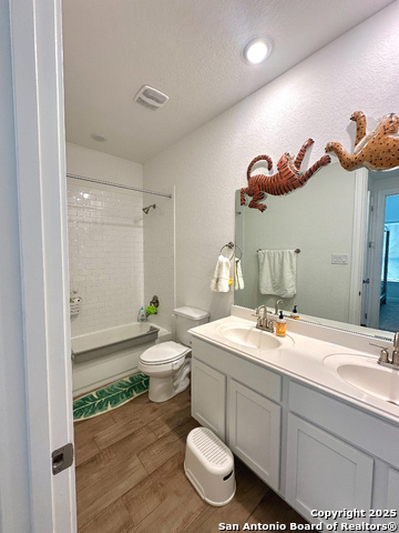 120 Willow Oak Trl, Floresville, Texas image 8