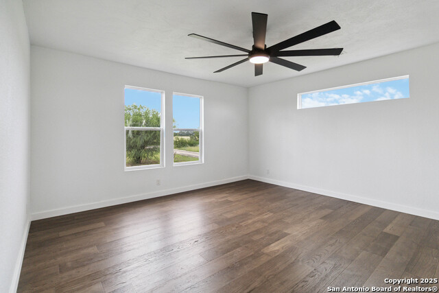 176 County Road 4631, Hondo, Texas image 17