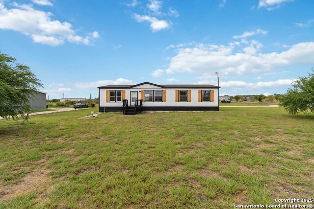 176 County Road 4631, Hondo, Texas image 2