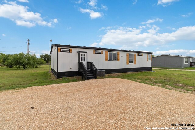 176 County Road 4631, Hondo, Texas image 28
