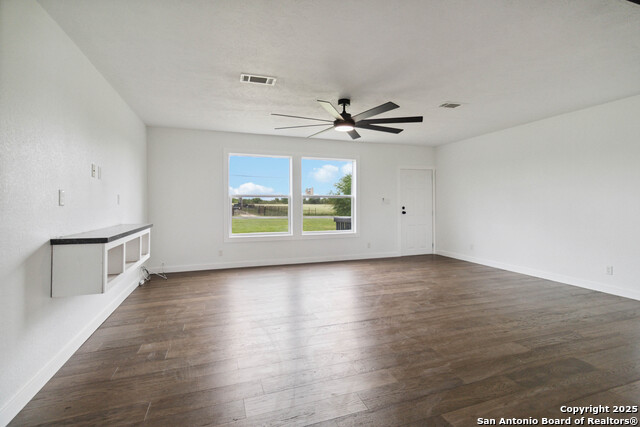 176 County Road 4631, Hondo, Texas image 7