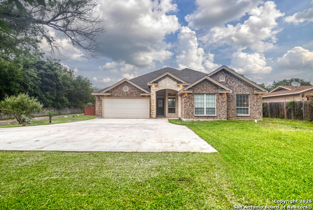 2500 Garner Field Rd, Uvalde, Texas image 1