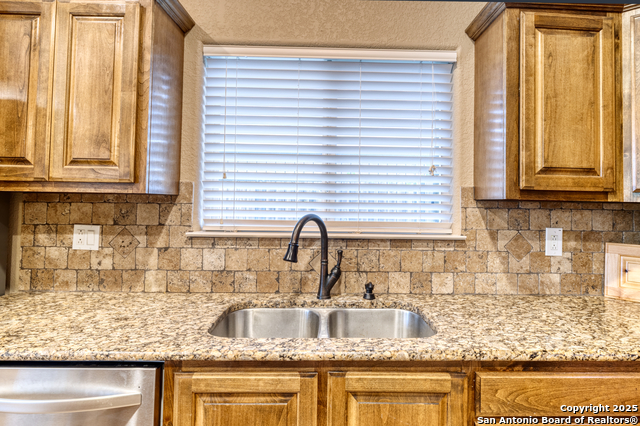 2500 Garner Field Rd, Uvalde, Texas image 9