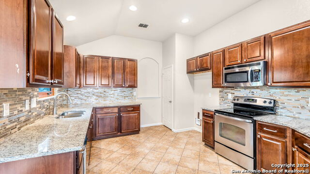 7951 Brinson, Converse, Texas image 2