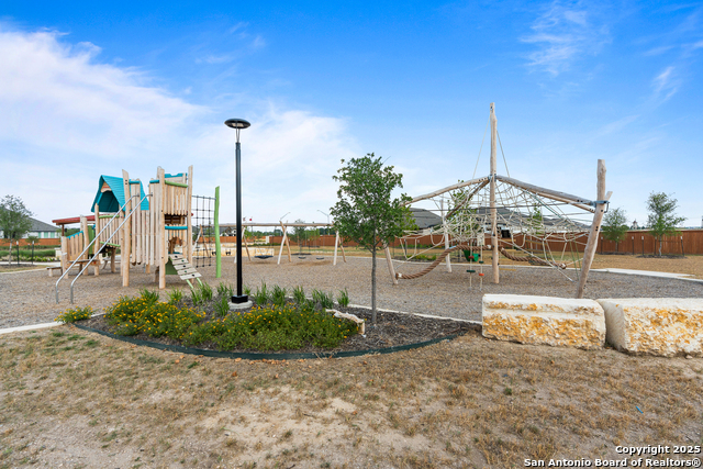121 Cherrybark Oak, Castroville, Texas image 20