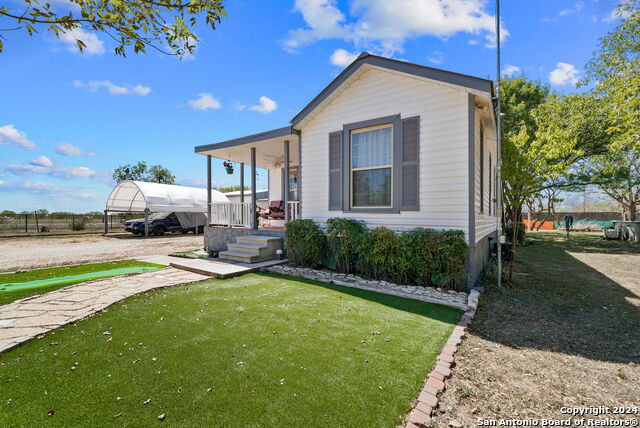 1206 Haeckerville Rd, Cibolo, Texas image 2