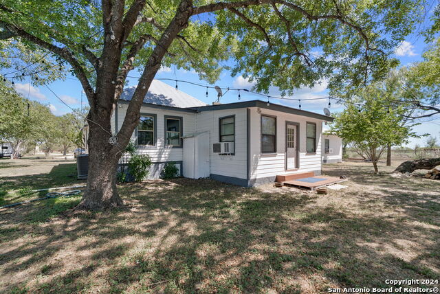 1206 Haeckerville Rd, Cibolo, Texas image 5