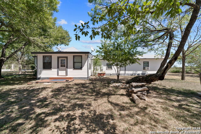 1206 Haeckerville Rd, Cibolo, Texas image 6