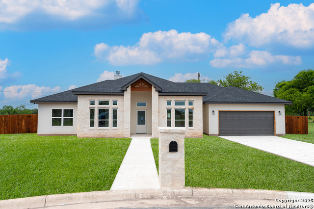 500 34th, Hondo, Texas image 1