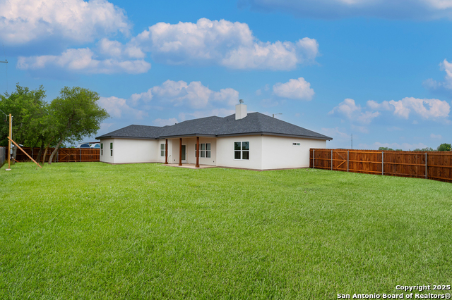 500 34th, Hondo, Texas image 4