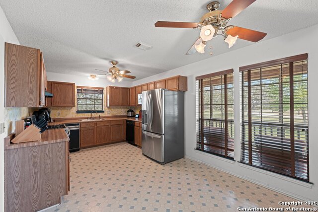 3157 Old San Antonio Road, Fredericksburg, Texas image 6