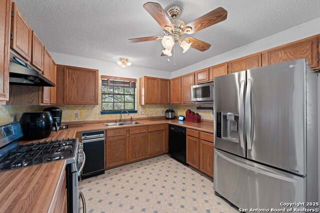 3157 Old San Antonio Road, Fredericksburg, Texas image 7