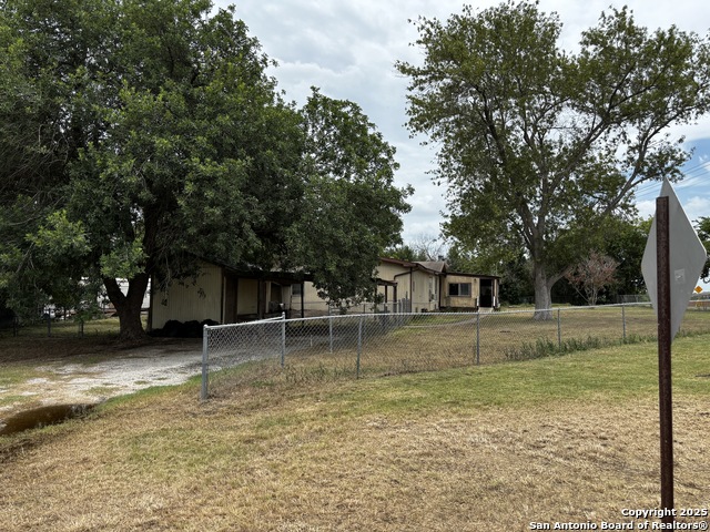 358 Zipp, New Braunfels, Texas image 4