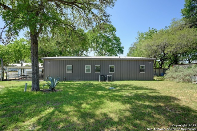 464 County Road 471, Gonzales, Texas image 14