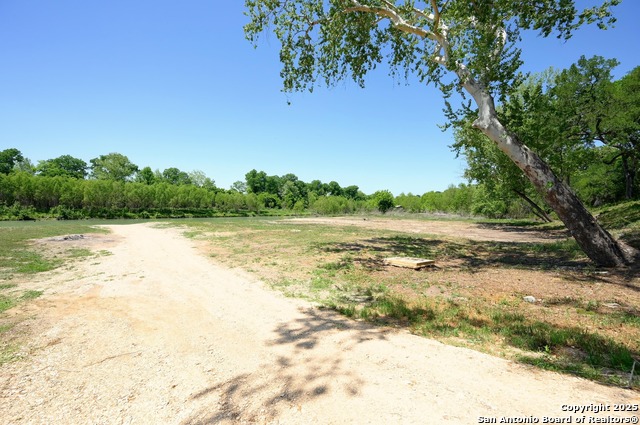 464 County Road 471, Gonzales, Texas image 4