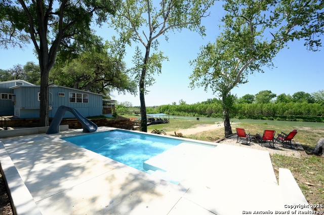 464 County Road 471, Gonzales, Texas image 8