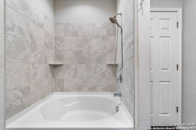 4538 Heathers Rose, Saint Hedwig, Texas image 17