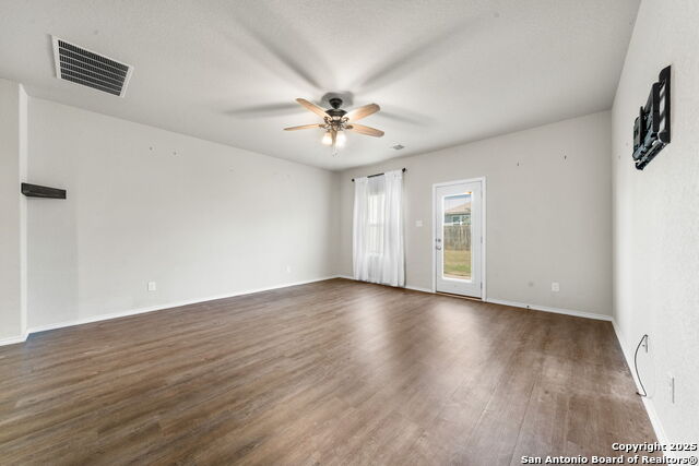4538 Heathers Rose, Saint Hedwig, Texas image 7