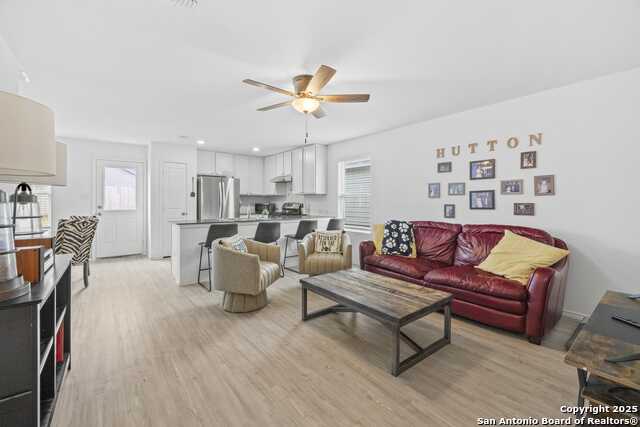 108 Ciarans Crossing, Fredericksburg, Texas image 2