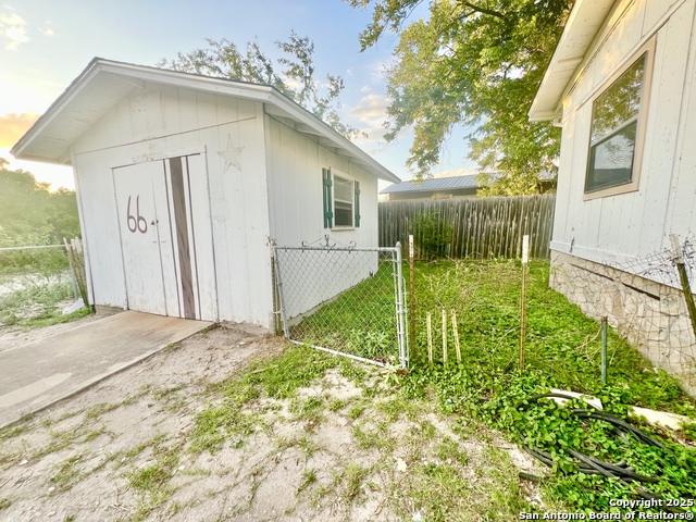 300 Bliss Circle, Brackettville, Texas image 21